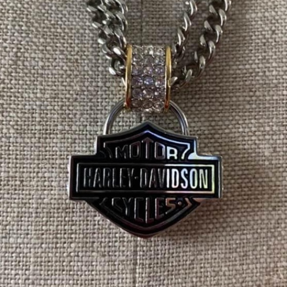Woman’s Large Harley Davison silver chain and pendant with rhinestone’s D5